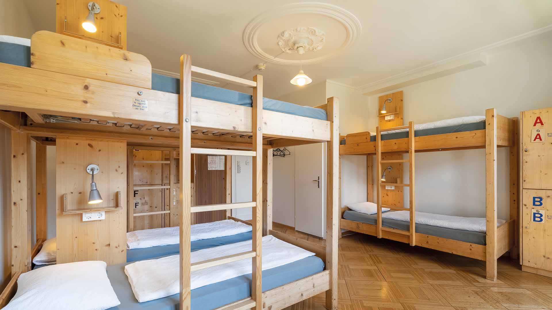 View of an 8 bed-room at Backpackers Villa Sonnenhof in Interlaken
